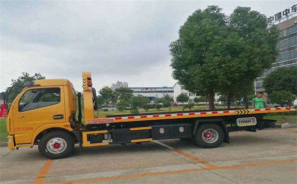 宜春定远24小时拖车救援电话号码，定远道路救援公司怎么收费的